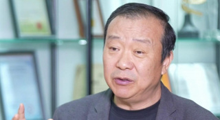 草莓在深夜释放自己在线